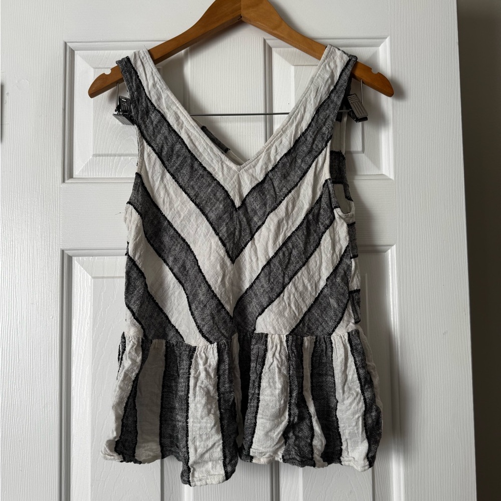Beige by ECI Black White Chevron Stripe Tie-Back Peplum Top Size 10 0567
